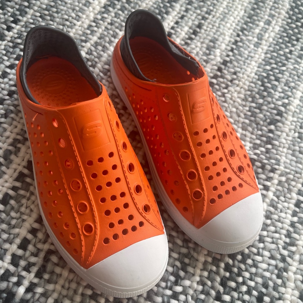 Boys shoes. Size 1.